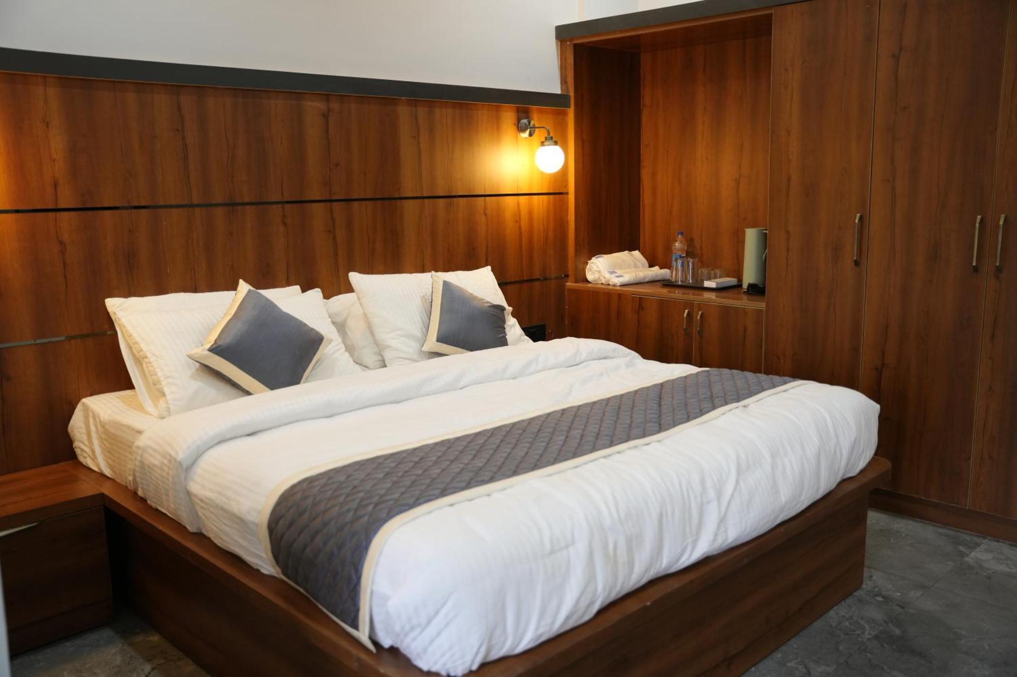 Sarvam Residency Hotel Sagar  Eksteriør billede