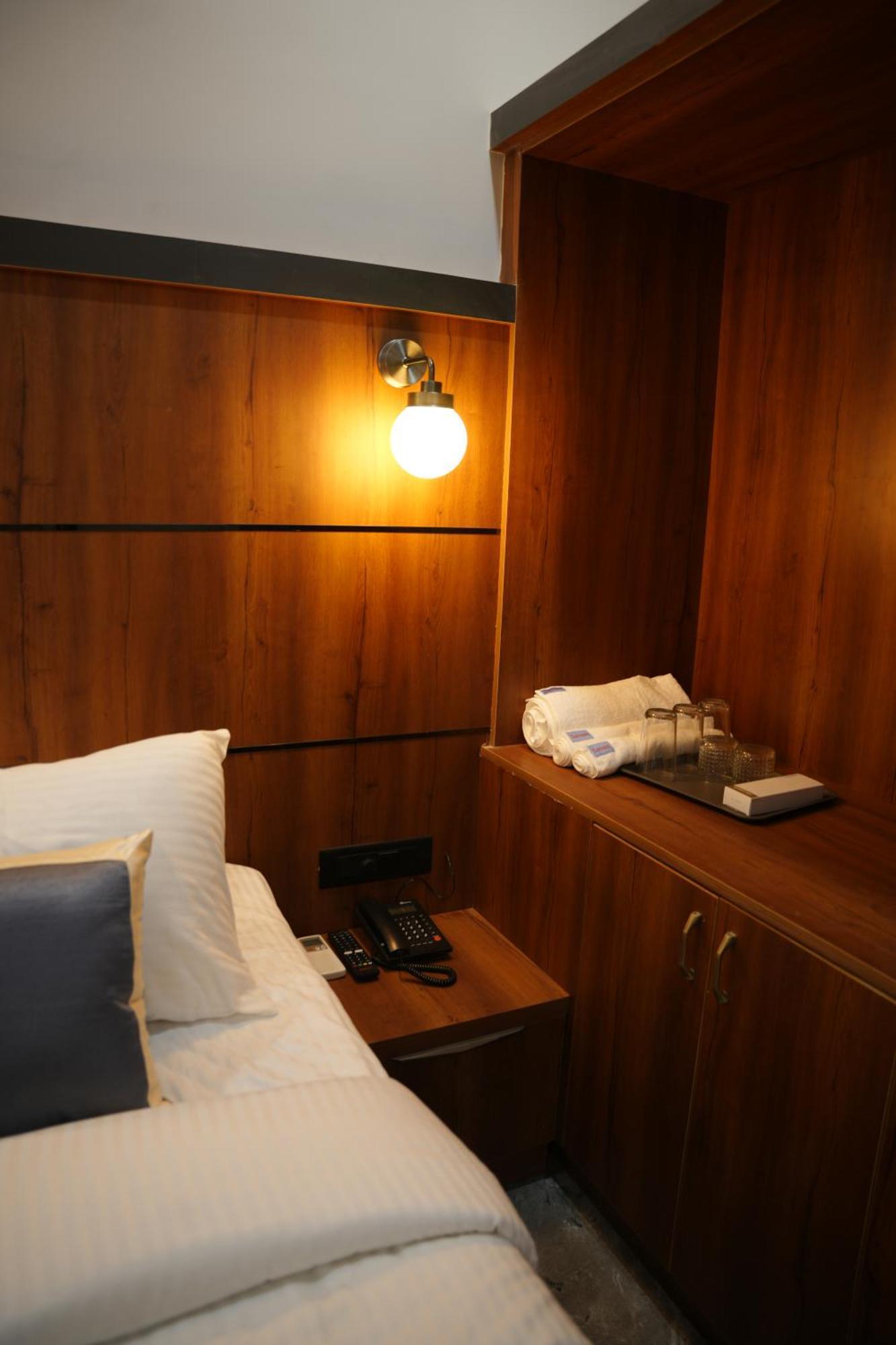 Sarvam Residency Hotel Sagar  Eksteriør billede