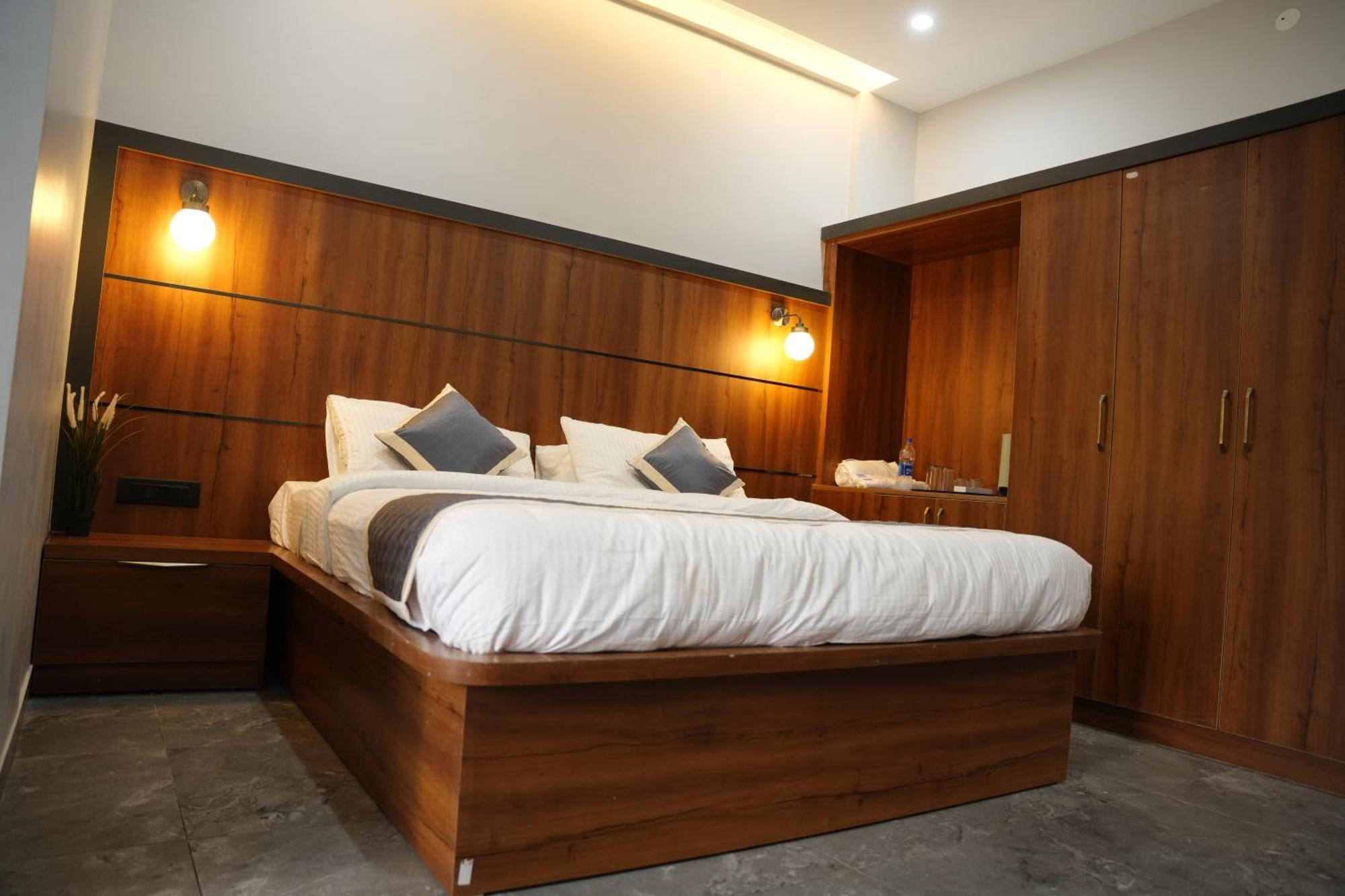 Sarvam Residency Hotel Sagar  Eksteriør billede
